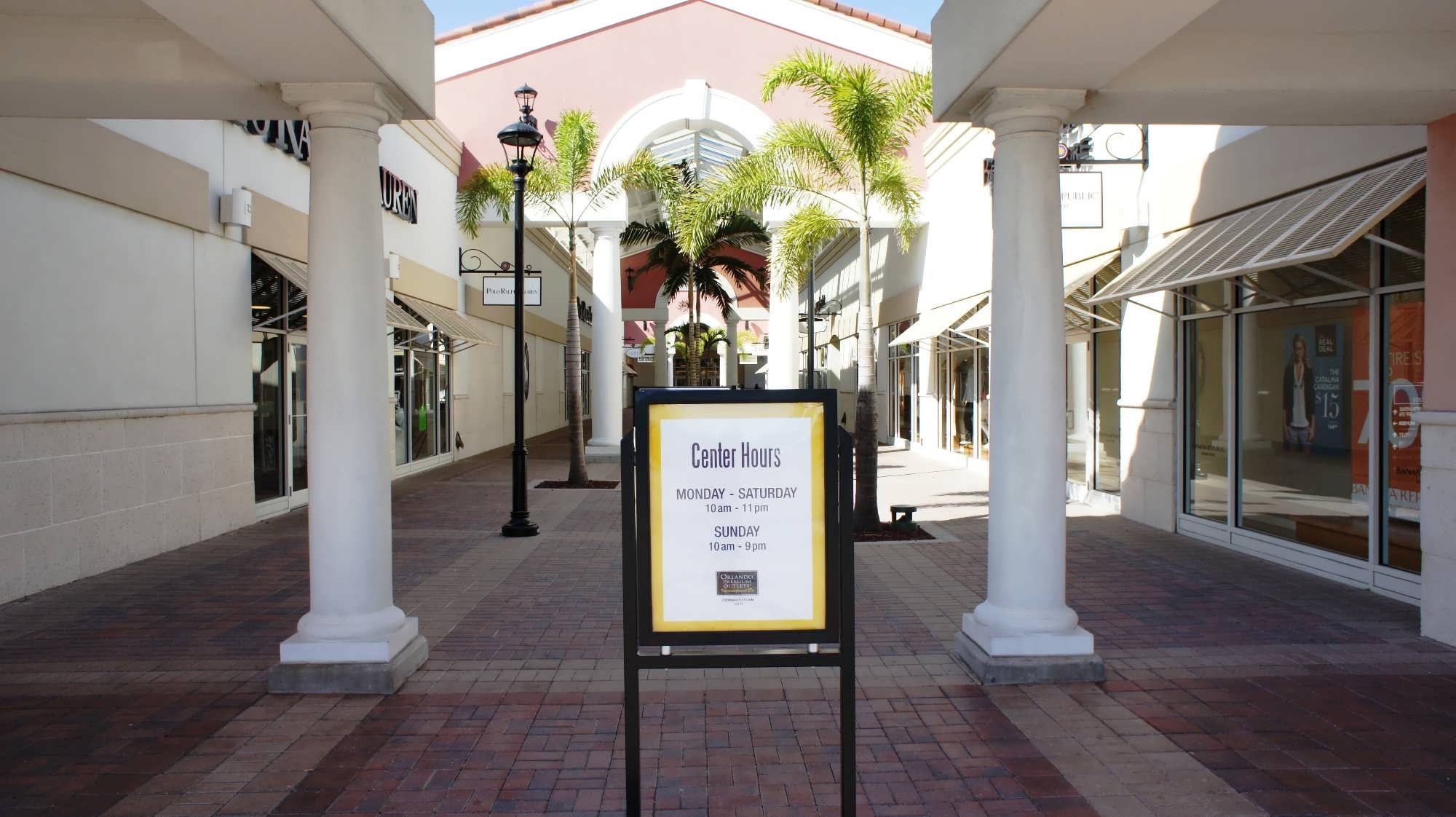 Orlando International Premium Outlets: Closest outlets to Universal Orlando
