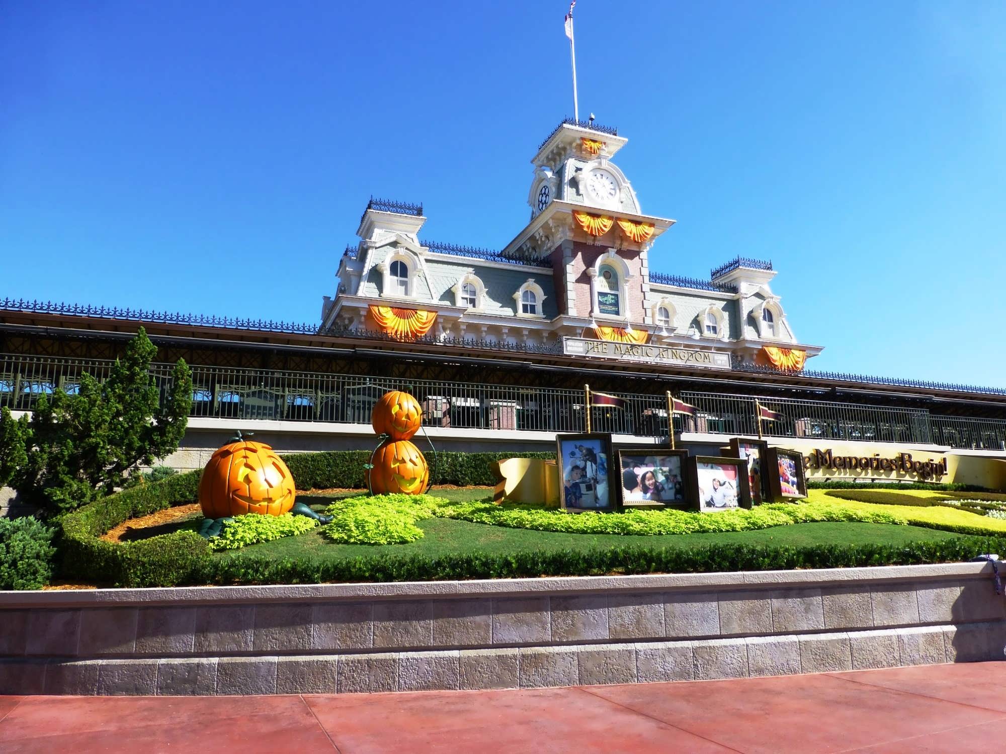 Magic Kingdom Trip Report October 2013 Halloween Decorations
