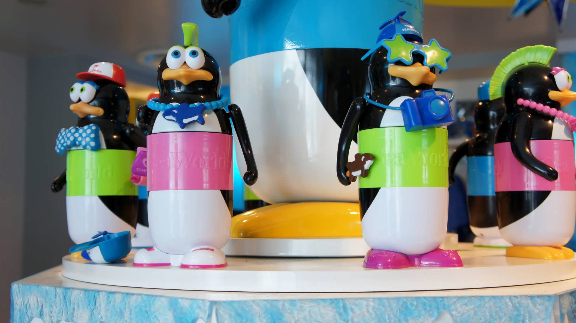 How to save on SeaWorld dining Refillable cups, popcorn buckets & the