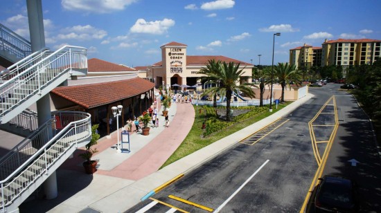 Orlando Premium Outlets Vineland Ave: Hilton Grand Vacation Club in the background.