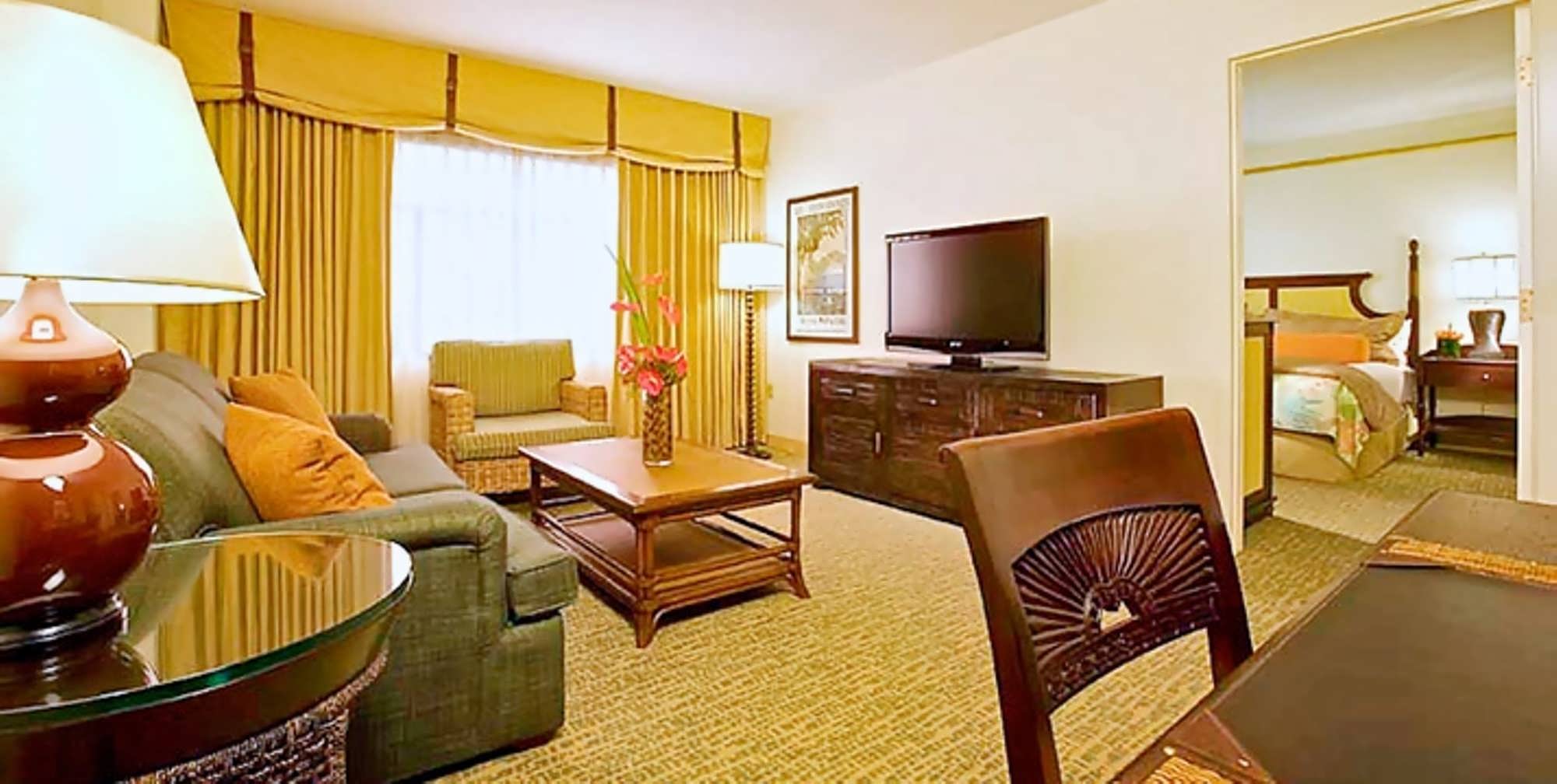 Royal Pacific Old King Suite