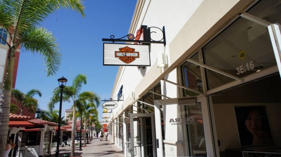 Orlando Premium Outlets International Drive: More shops.