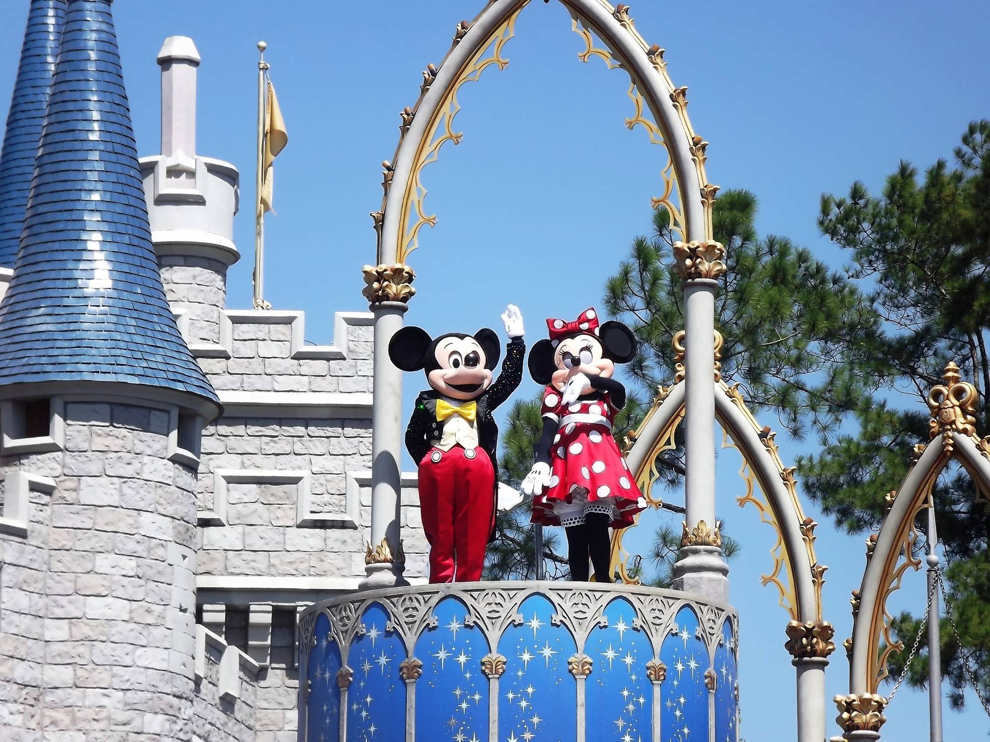 Disney world employees say park