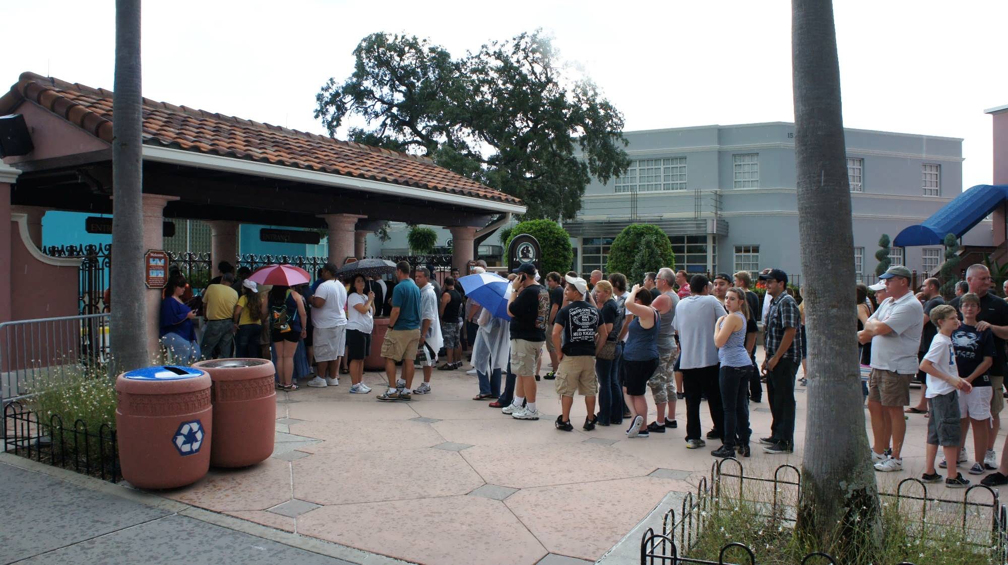 Halloween Horror Nights entrance