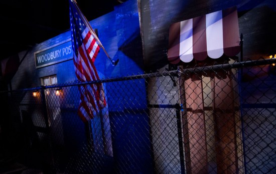 Inside The Walking Dead haunted house - HHN 2013.