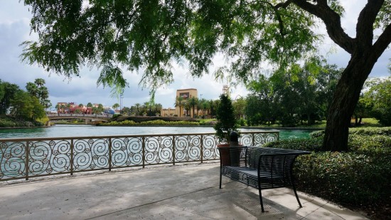 Garden Walkway to Hard Rock Hotel.