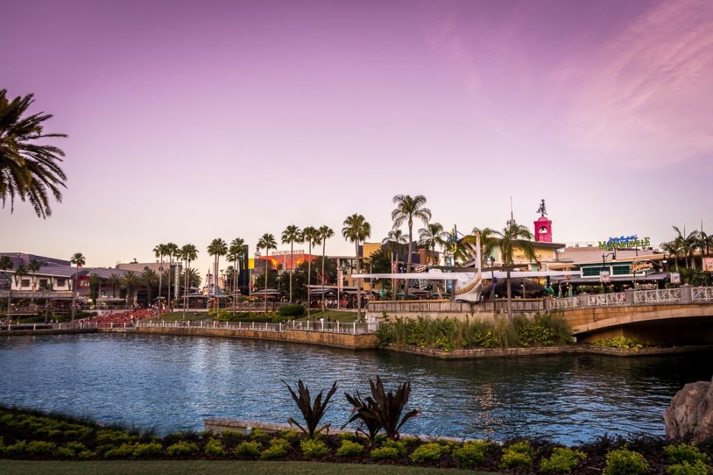 CItyWalk at Dusk