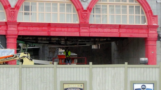 Peering into the Diagon Alley entrance - February 21, 2014.