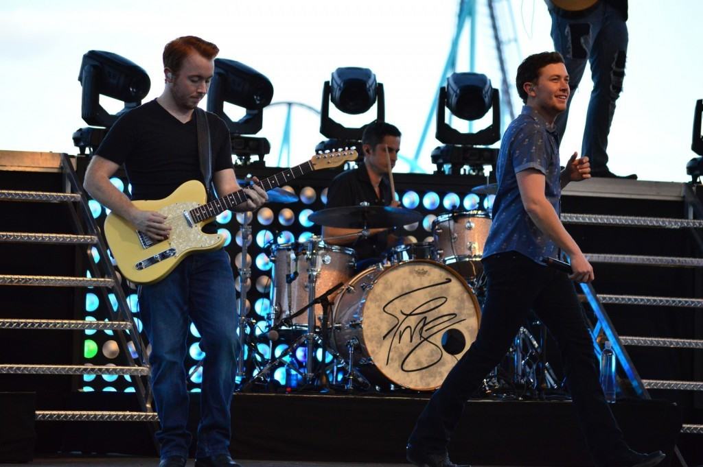 Scotty McCreery performs