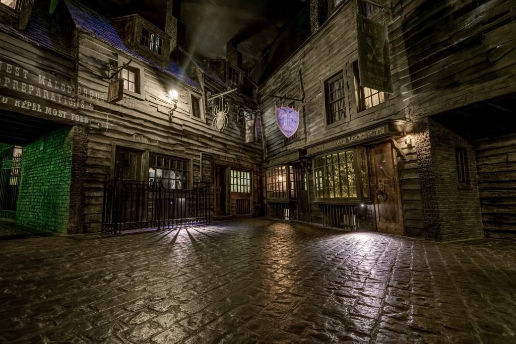 Knockturn Alley at The Wizarding World of Harry Potter - Diagon Alley