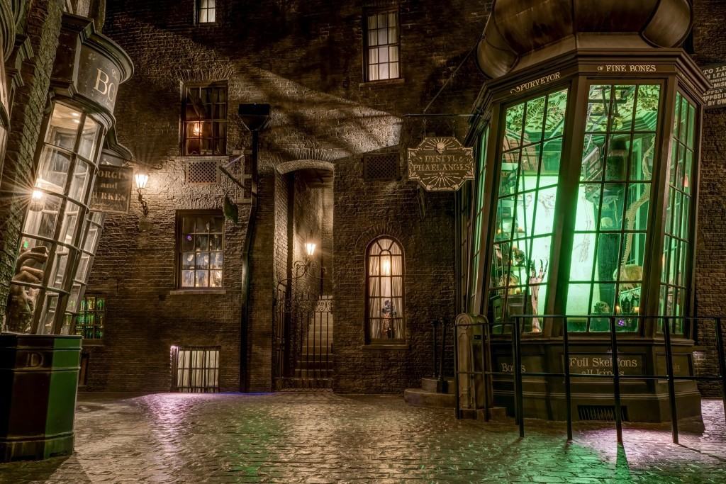 Knockturn Alley at The Wizarding World of Harry Potter - Diagon Alley