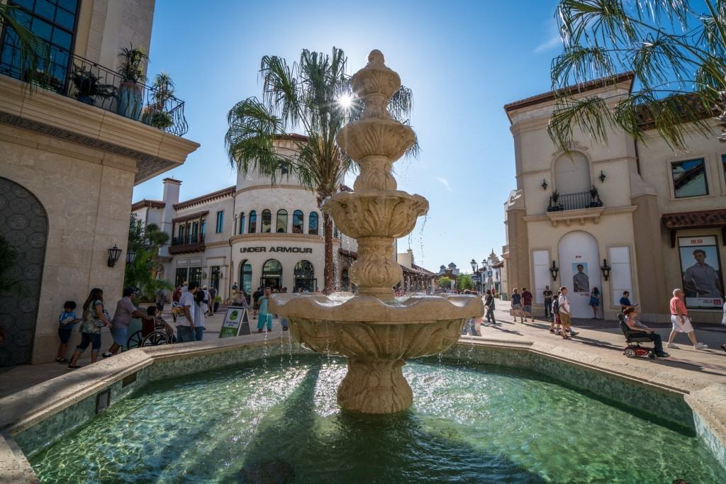 Fountain outside the exit of the Lime Garage at Disney Springs