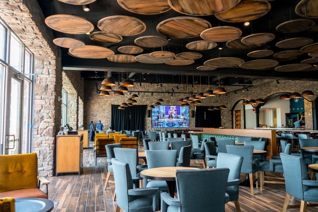 Strong Water Tavern at Loews Sapphire Falls Resort