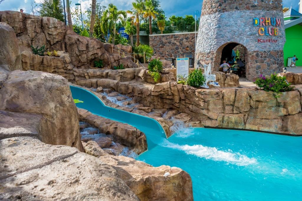 Loews Sapphire Falls Resort pool area at Universal Orlando