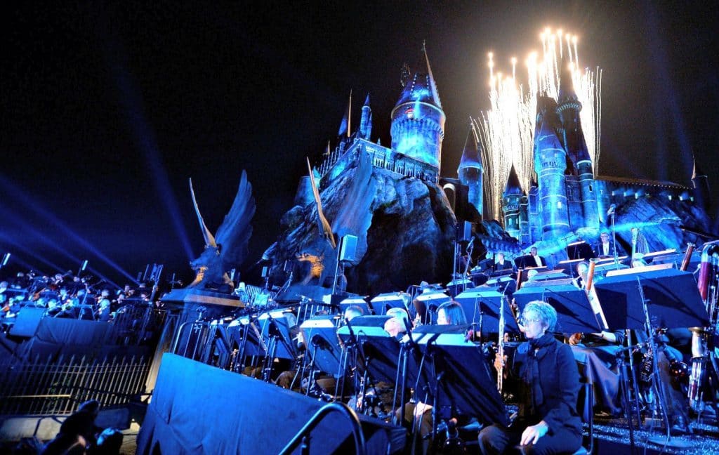 Hogwarts Castle's projection mapping, accompanied by an orchestra, at the Universal Studios Hollywood grand opening