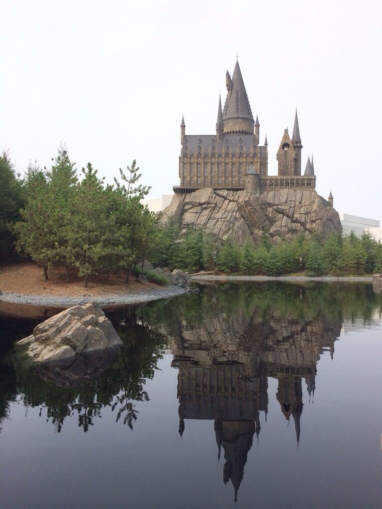 Hogwarts Castle and Black Lake at Universal Studios Japan