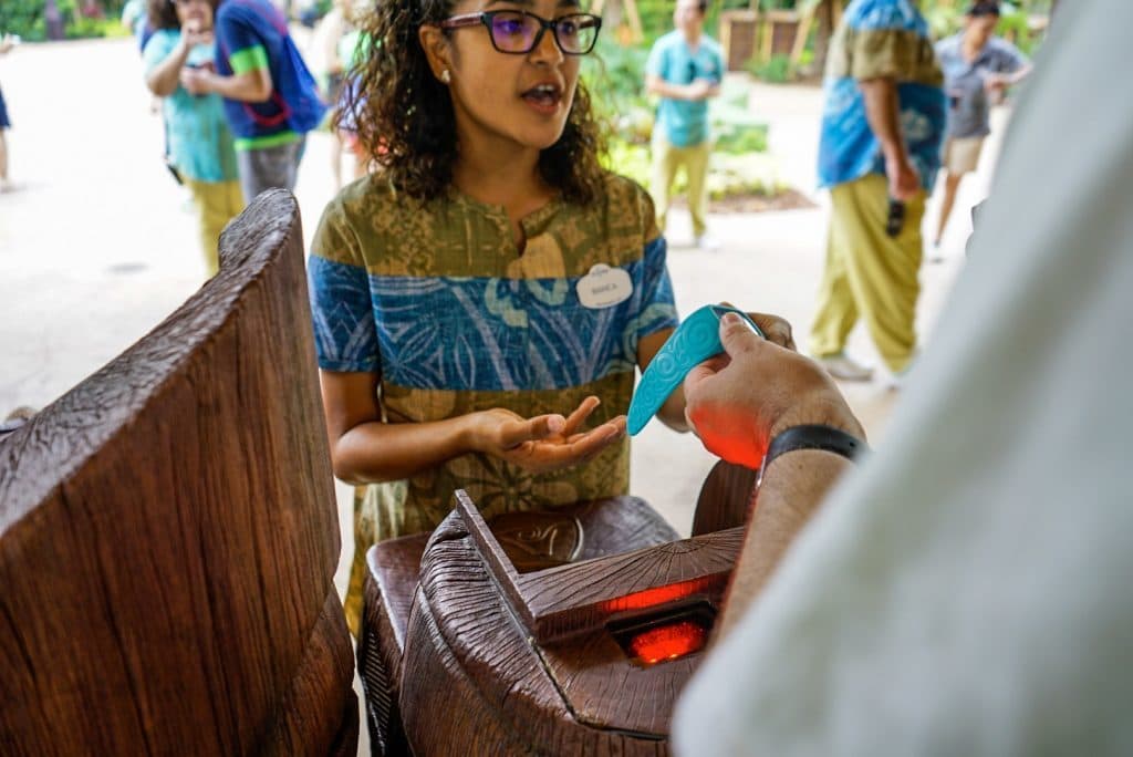 Getting our TapuTapu at Universal's Volcano Bay