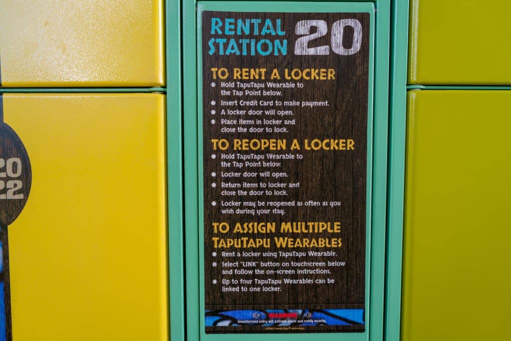 Locker rental instructions at Universal's Volcano Bay