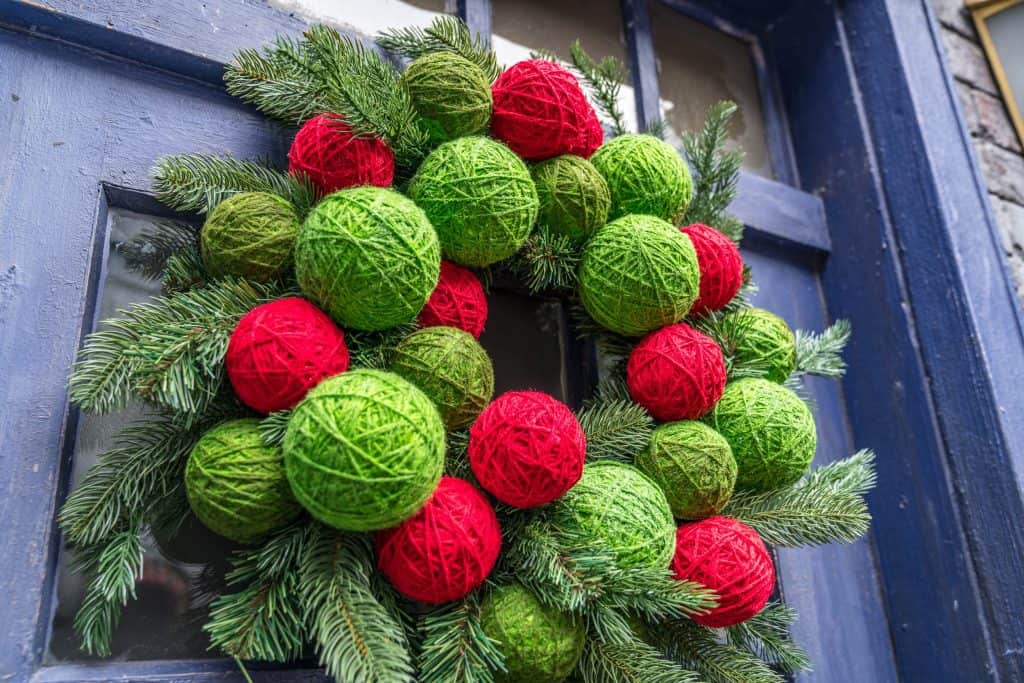 Spindlewarps decorated for Christmas in The Wizarding World of Harry Potter