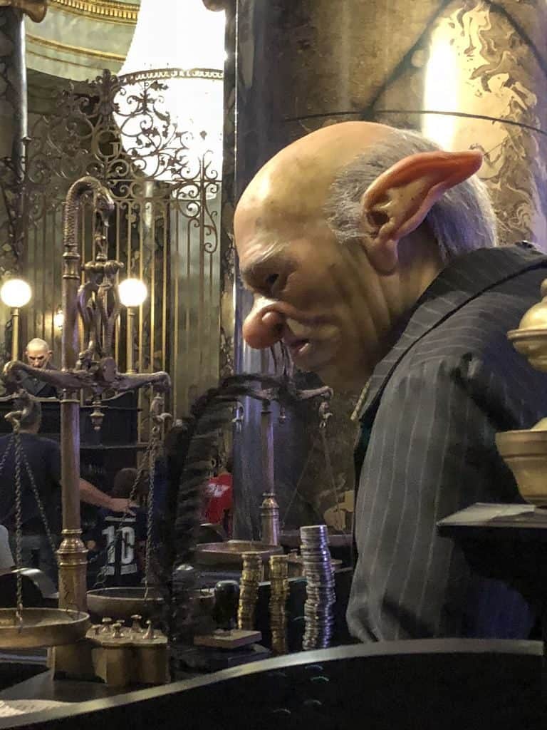 Harry Potter and the Escape from Gringotts's queue