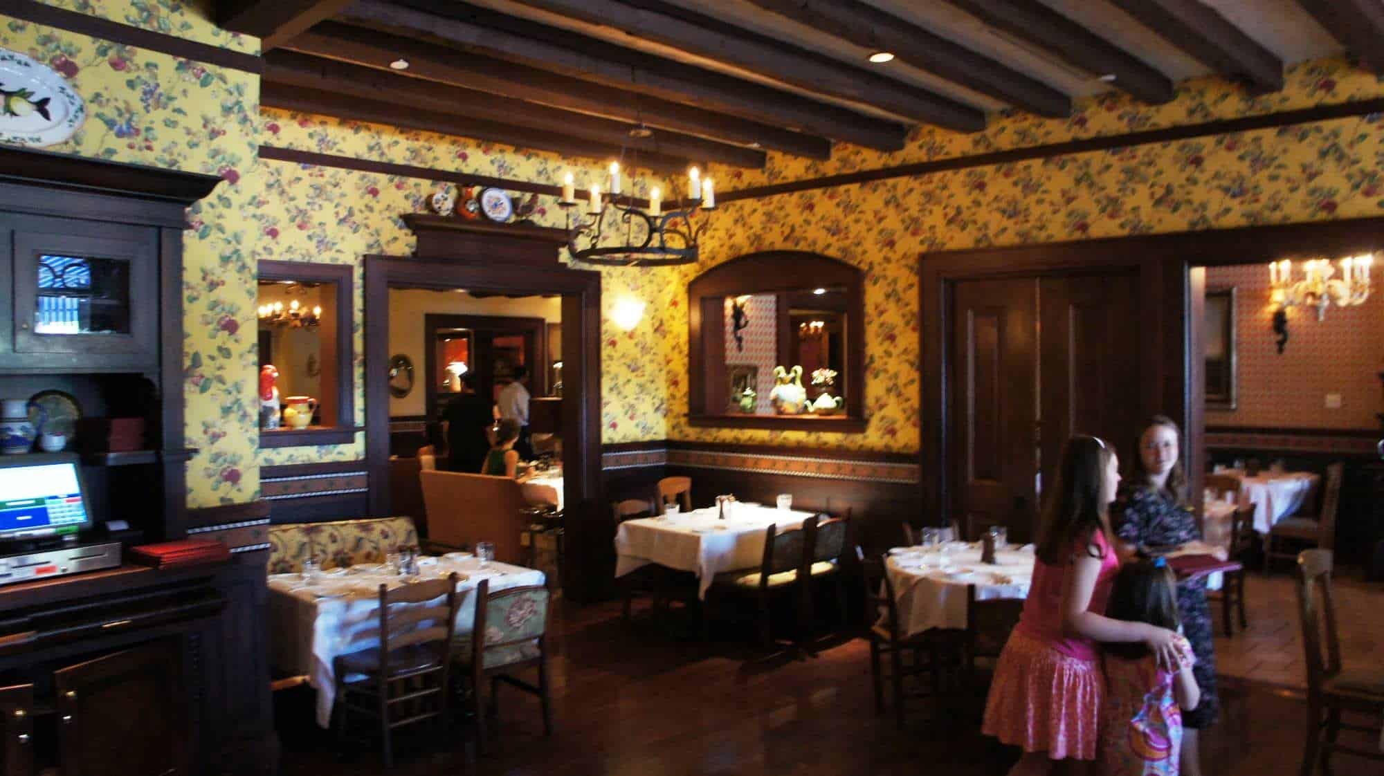 Mama Della's Ristorante (fullservice) at Loews Portofino Bay Hotel