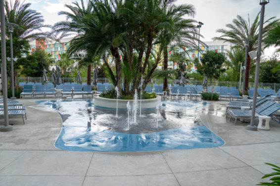 universal orlando aventura hotel pool