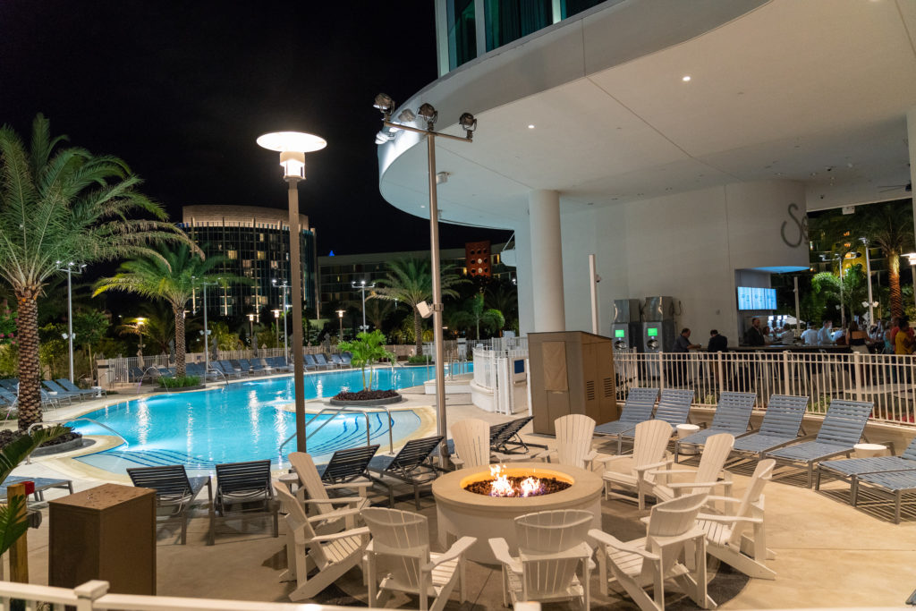 Universal's Aventura Hotel: Pool area – photos, details, & more ...