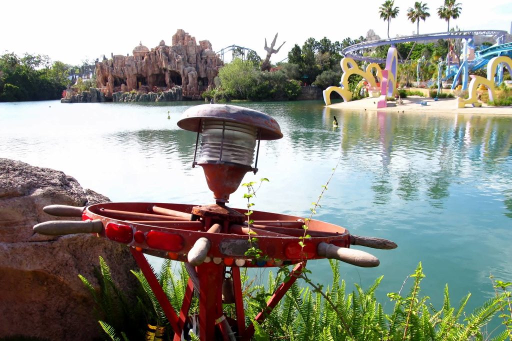 Port of Entry plaza at Islands of Adventure