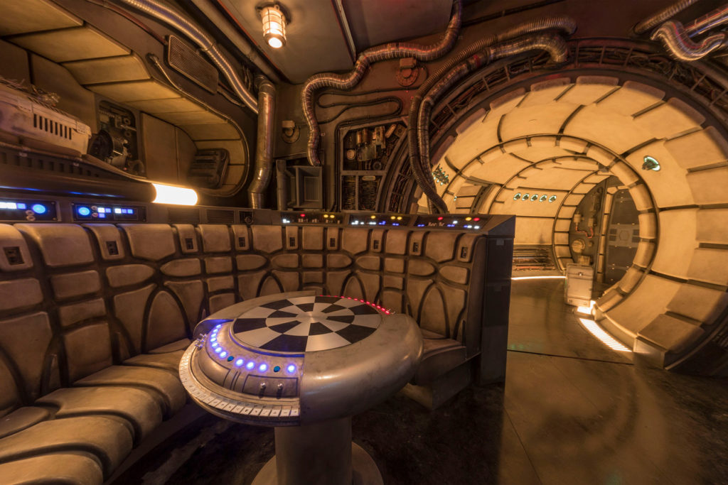 The Falcon's lounge in Millennium Falcon: Smuggler's Run