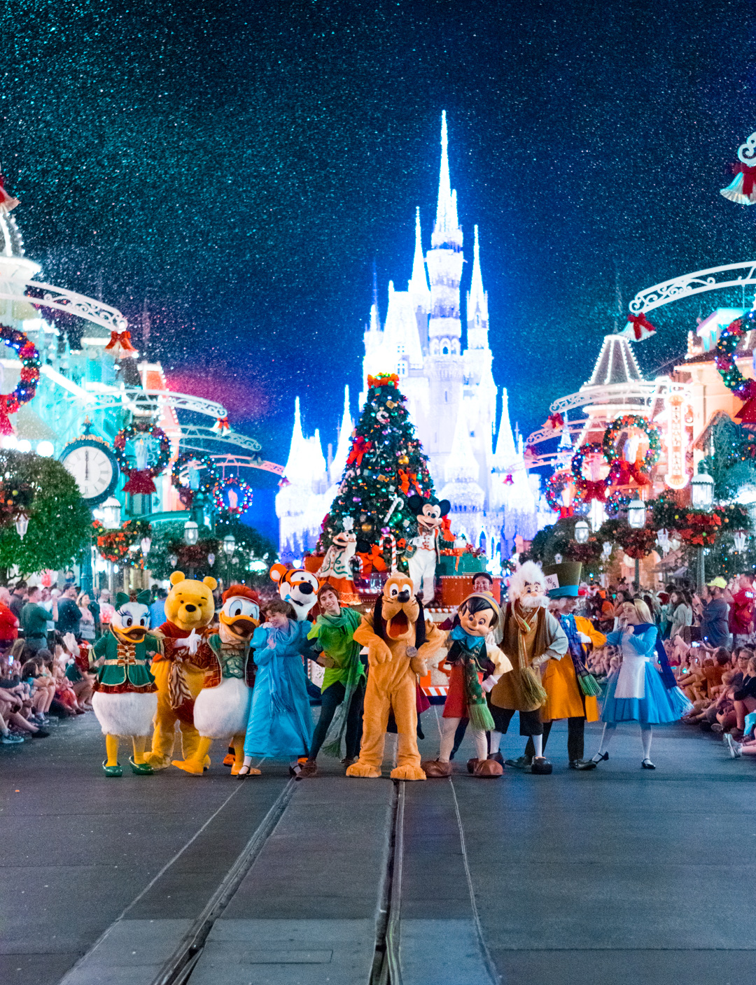Mickey's Very Merry Christmas Party complete insider's guide