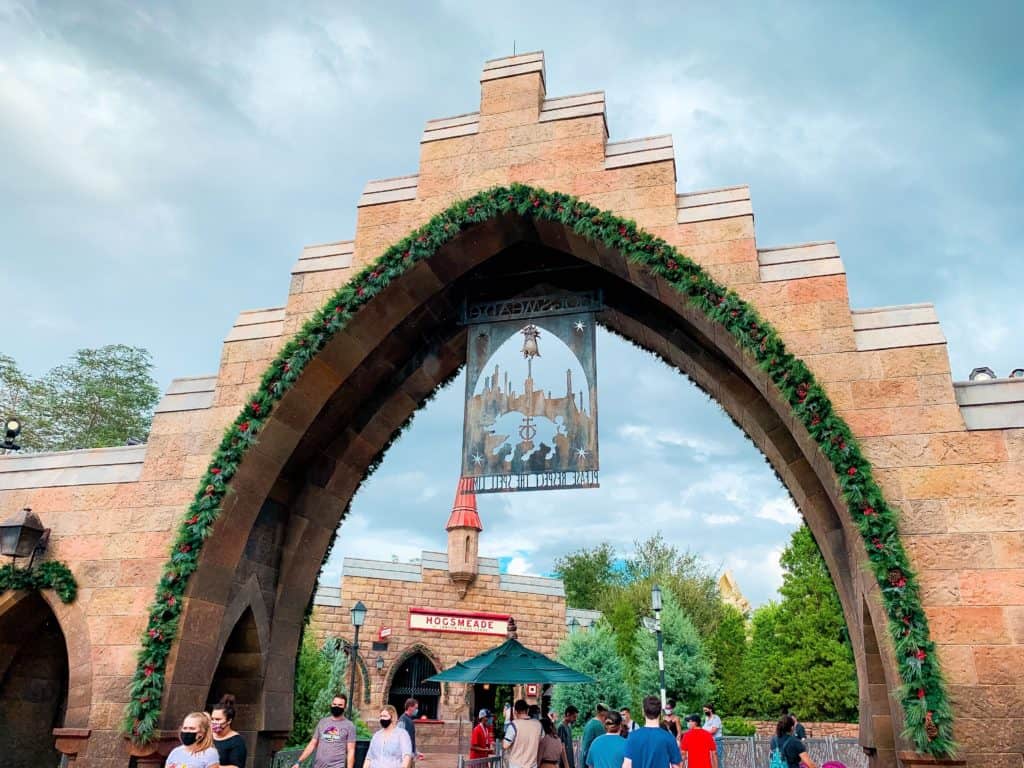 Christmas decorations in The Wizarding World of Harry Potter - Hogsmeade