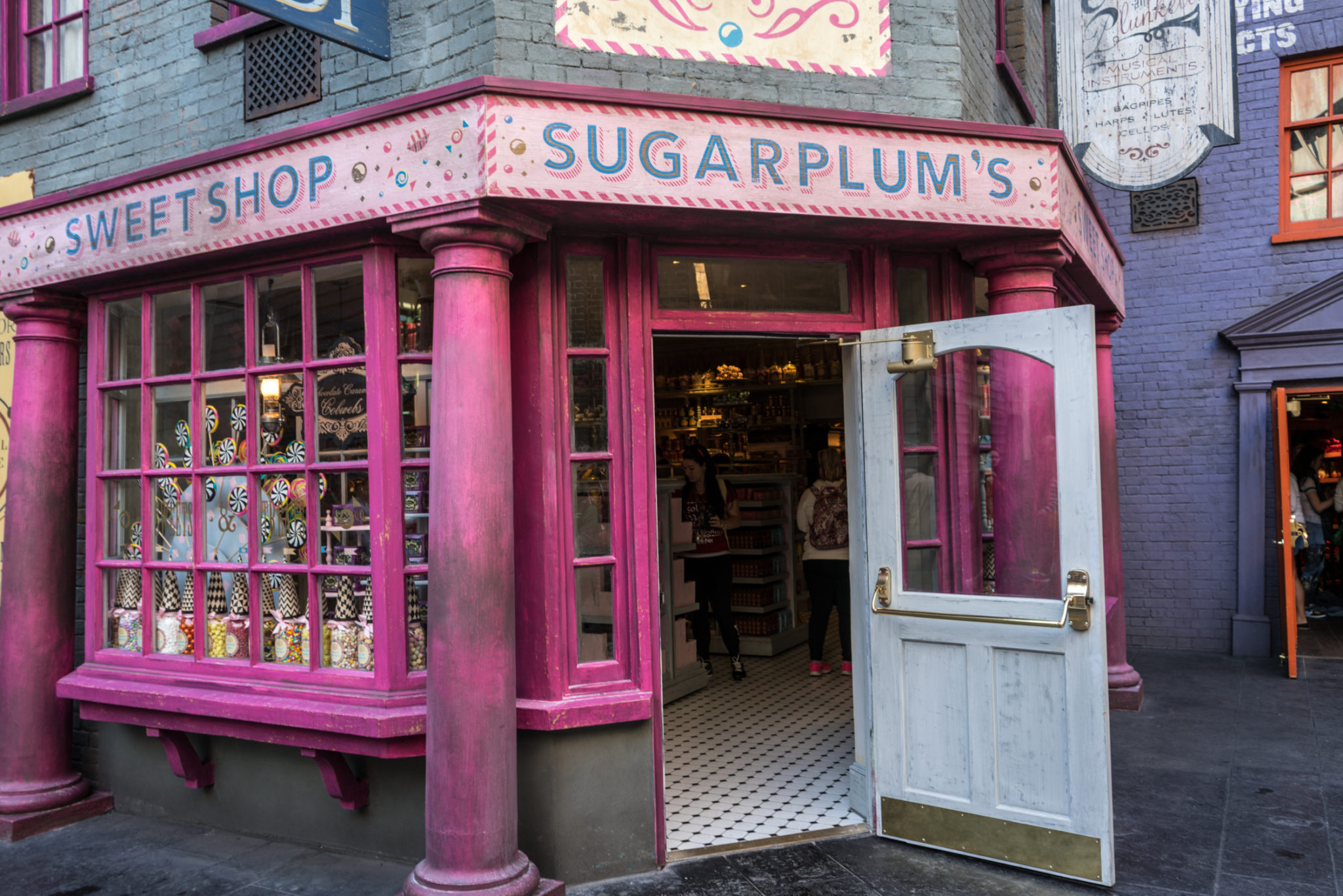 sugarplum-s-sweet-shop-at-universal-studios-florida-orlando-informer