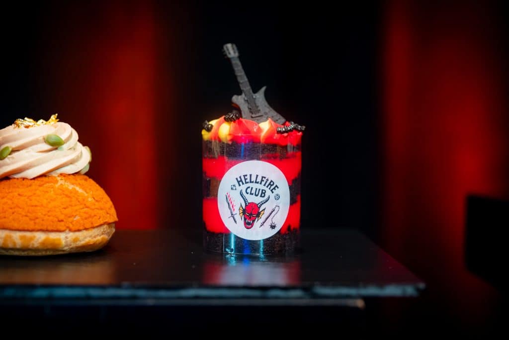 Hellfire Mini Cake at Halloween Horror Nights 2023