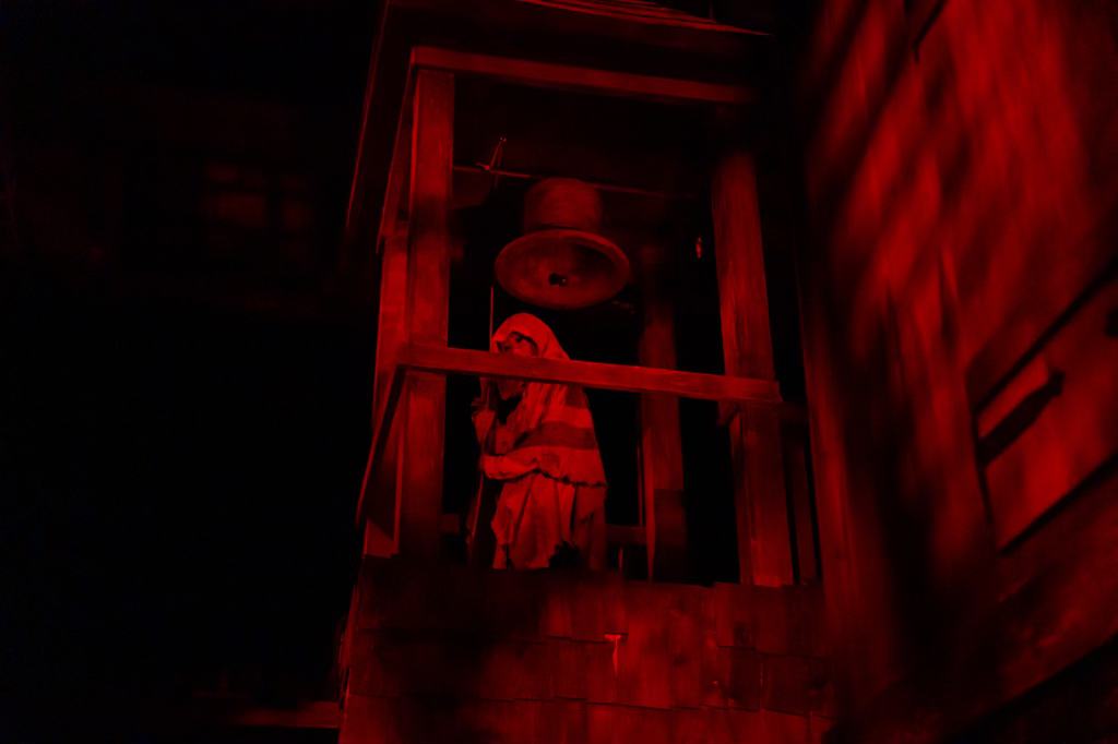 Bloodmoon: Dark Offerings at Halloween Horror Nights 2023