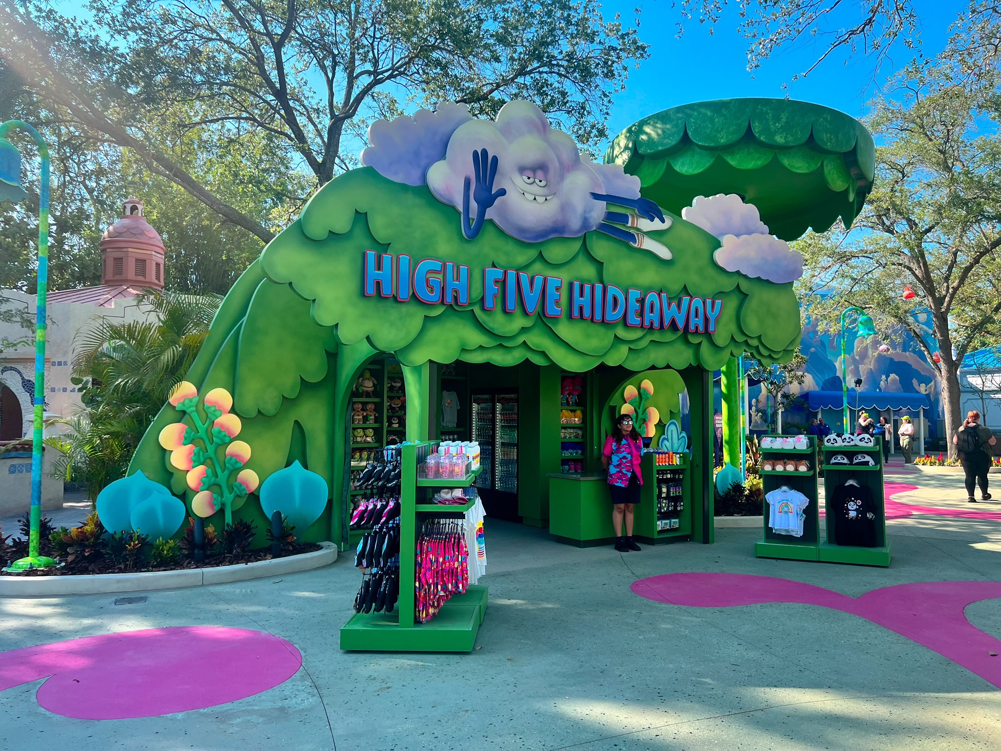 high-five-hideaway-at-universal-studios-florida-orlando-informer