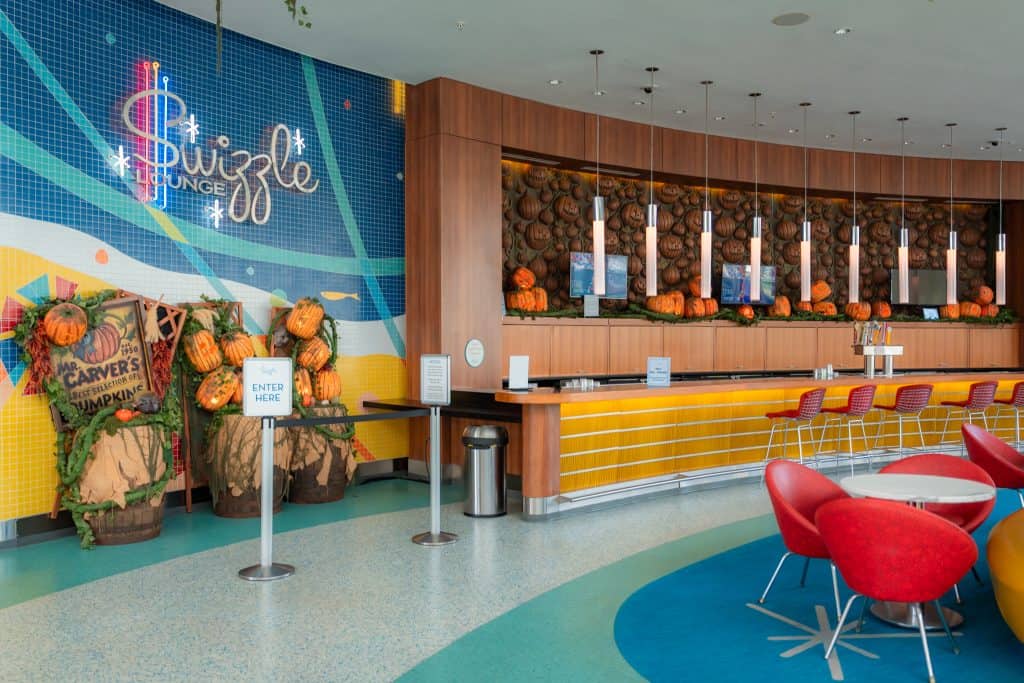 Swizzle Lounge at Universal's Cabana Bay Beach Resort