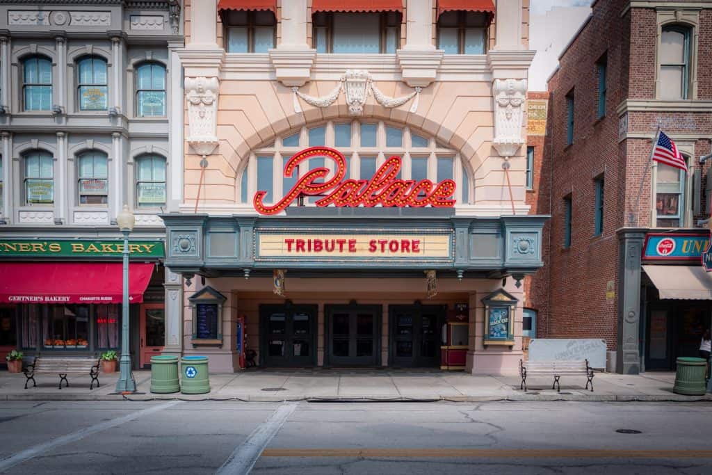 Halloween Horror Nights 2025 Tribute Store