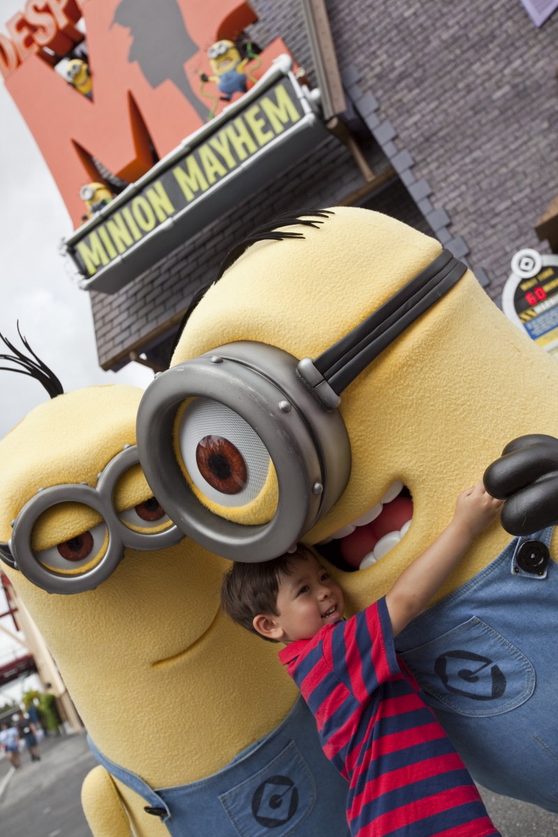 despicable me minion mayhem opening date