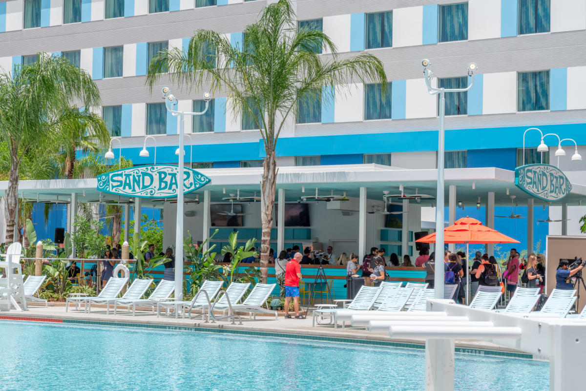 Universal's Endless Summer Resort – Surfside Inn and Suites: Pool