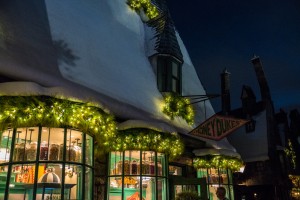 The Christmas decorations of Hogsmeade