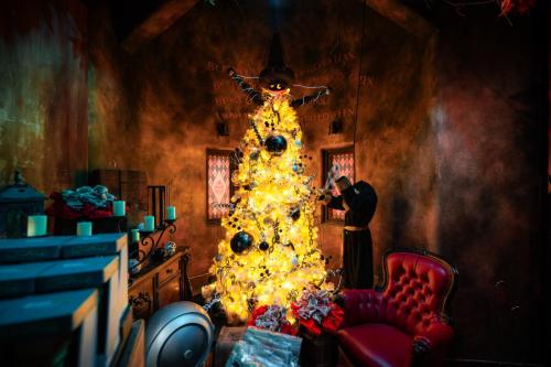 All Hallows Eve Holiday Boutique 2023 at Islands of Adventure