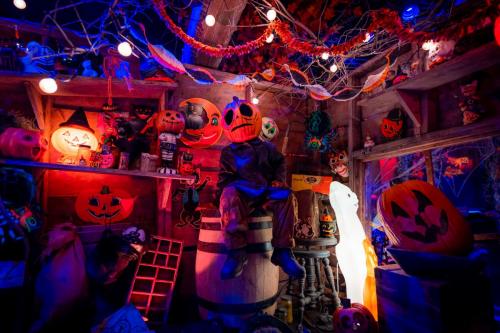 All Hallows Eve Boutique 2022 at Islands of Adventure