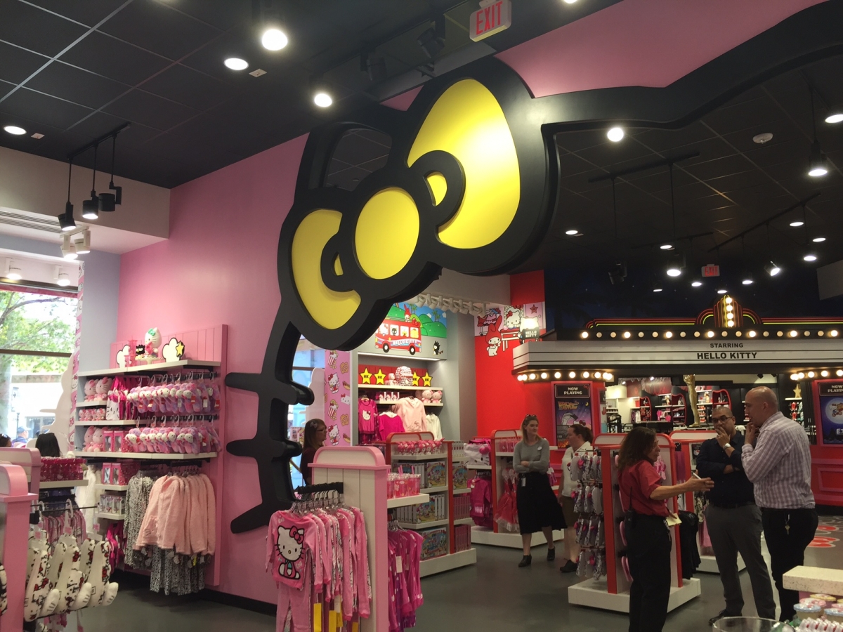 Hello Kitty store now open at Universal Orlando
