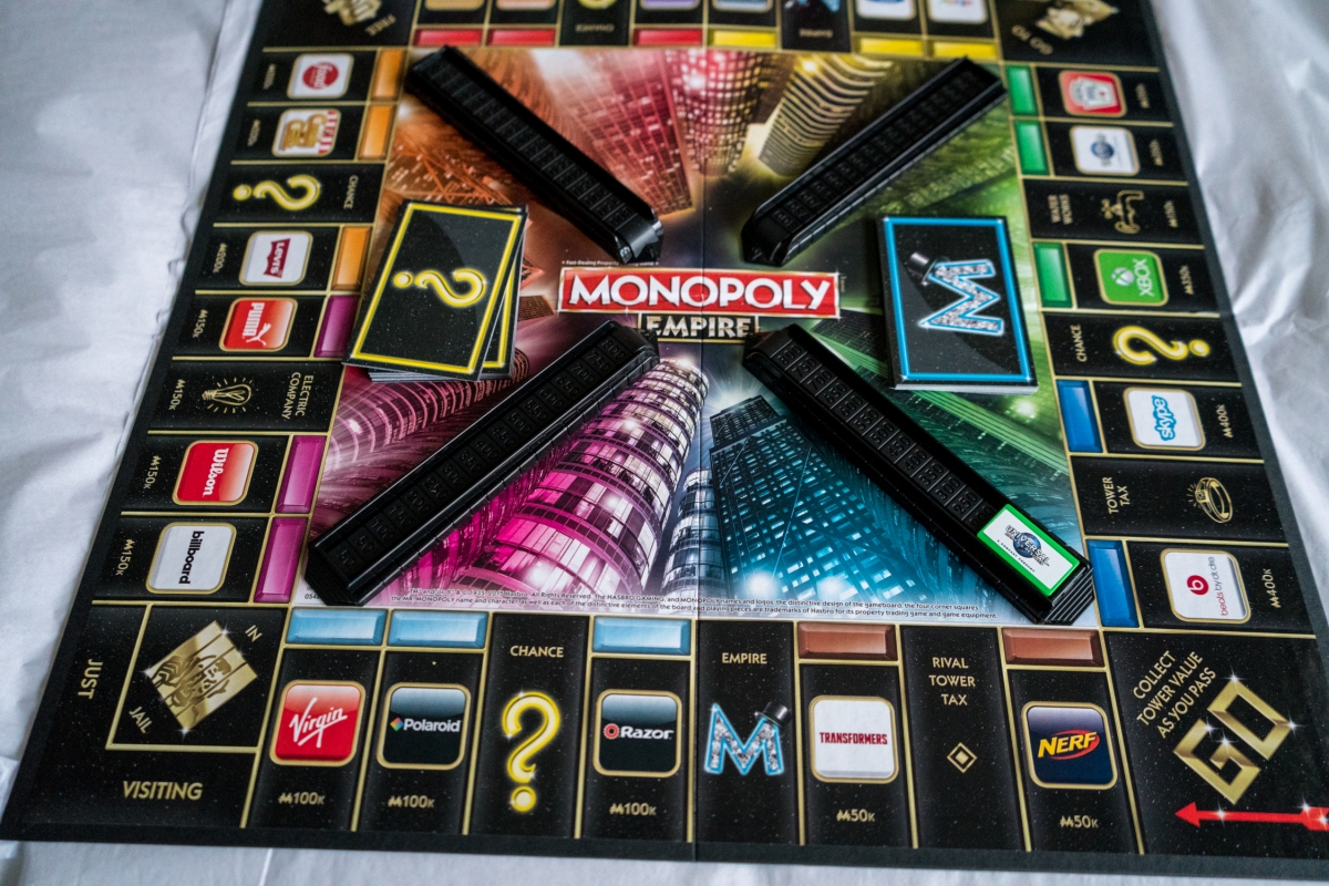 Monopoly empire. Игра Монополия Империя. Игра Монополия Империя поле. Монополия Империя игровое поле. Монополия Империя фишки.